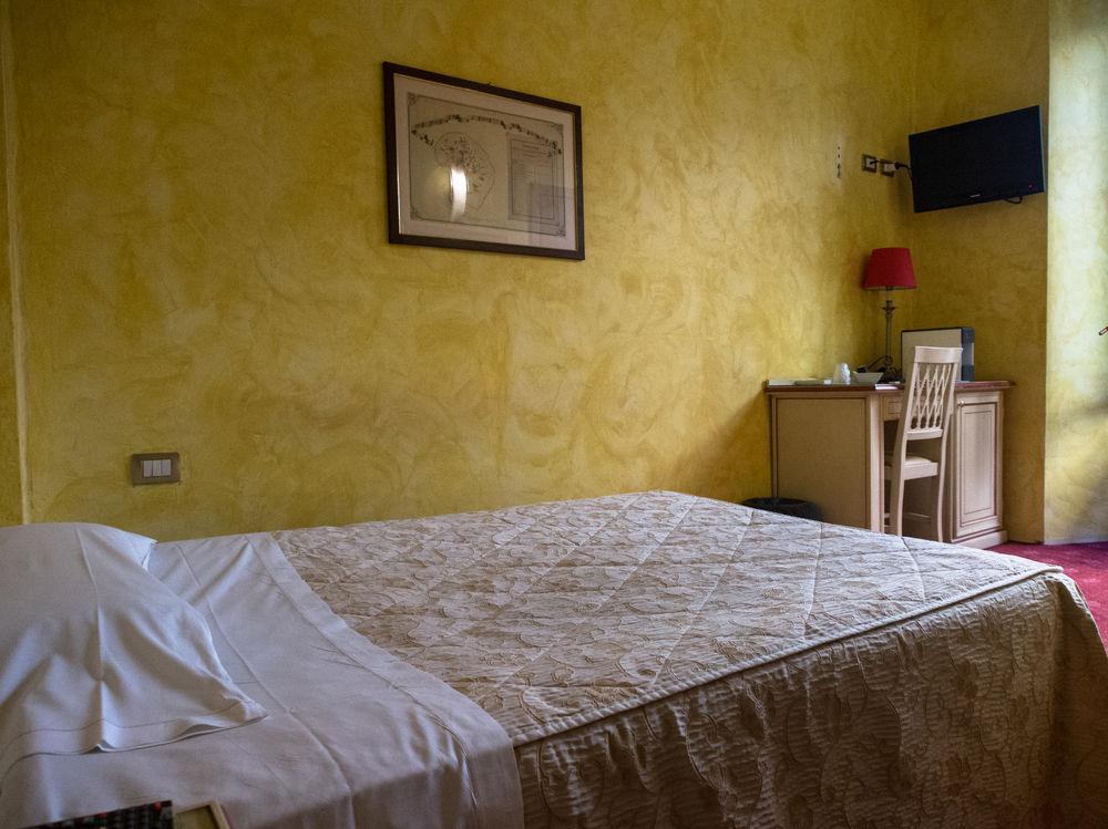 Hotel Astoria Cremona Buitenkant foto